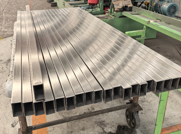 鄂州建筑工程行业用不锈钢无缝钢管